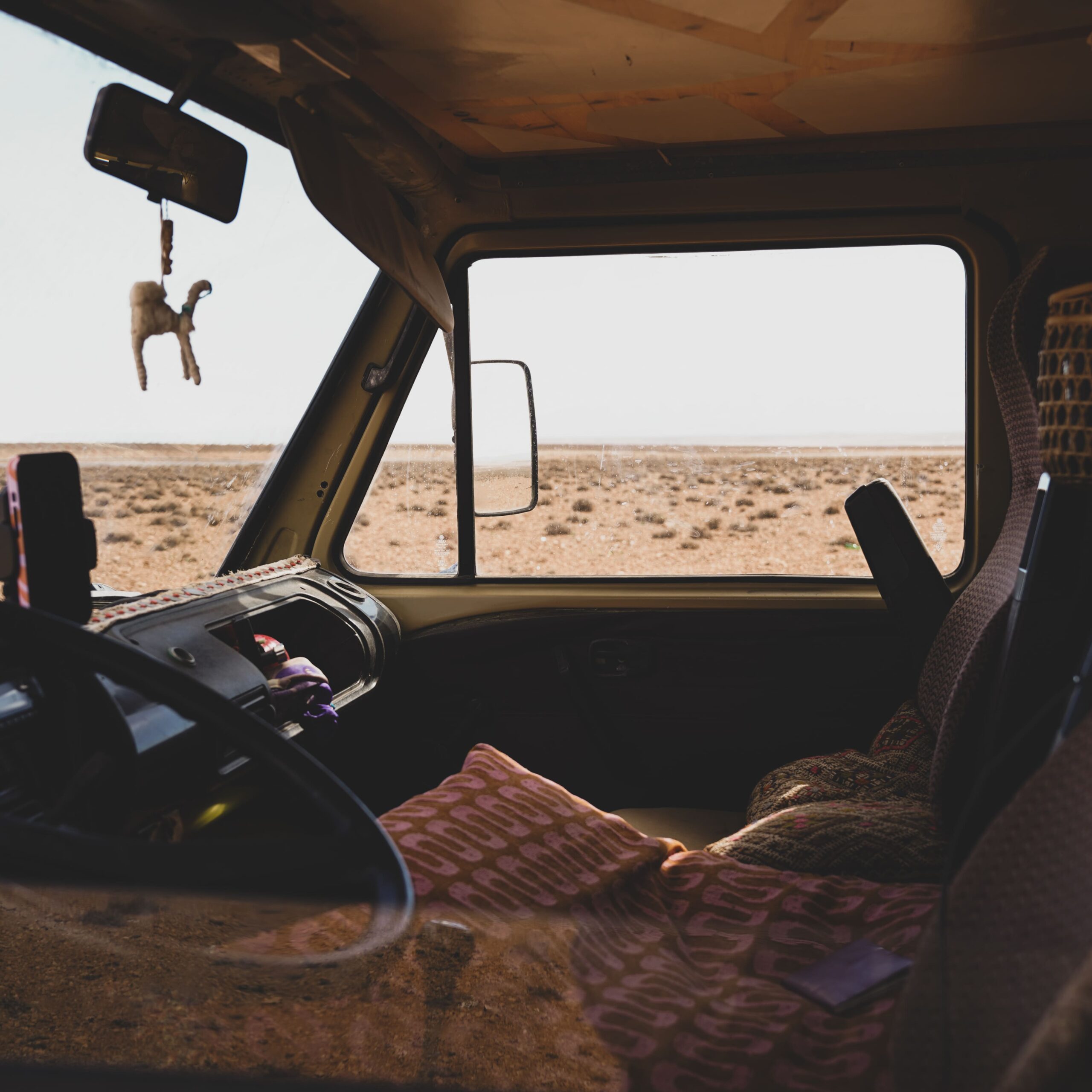 VW Lt Cockpit in Marokko zum Reisen in eigenem Rhythmus